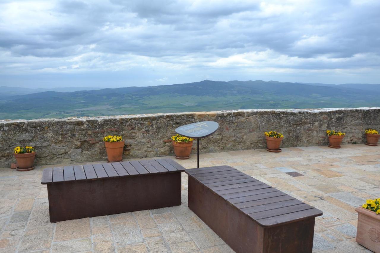 Il Nido Dei Priori Apartment Volterra Luaran gambar